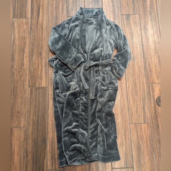 Plush Gray Robe Small - Picture 2 of 4